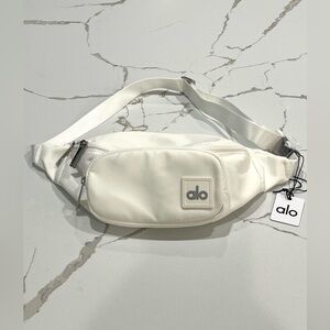 NWT ALO YOGA BELT BAG